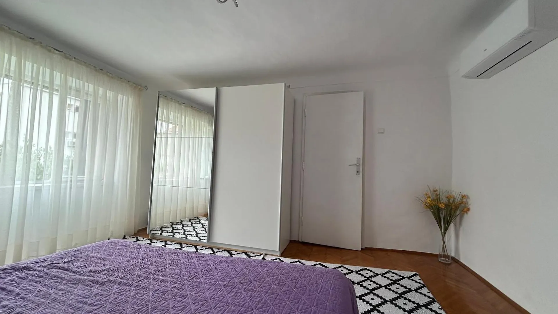 הוילה קראליביצה Casa Flora 0*,  קרואטיה